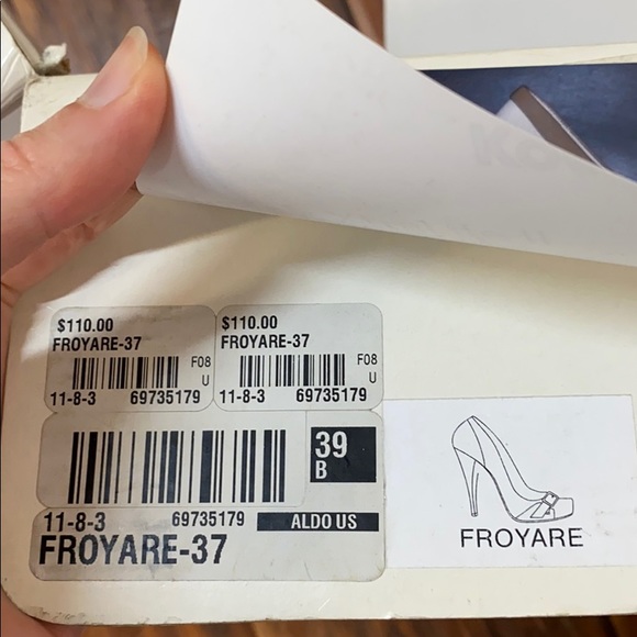 Aldo Cream Taupe front Buckle Platform Shoes - Picture 9 of 9